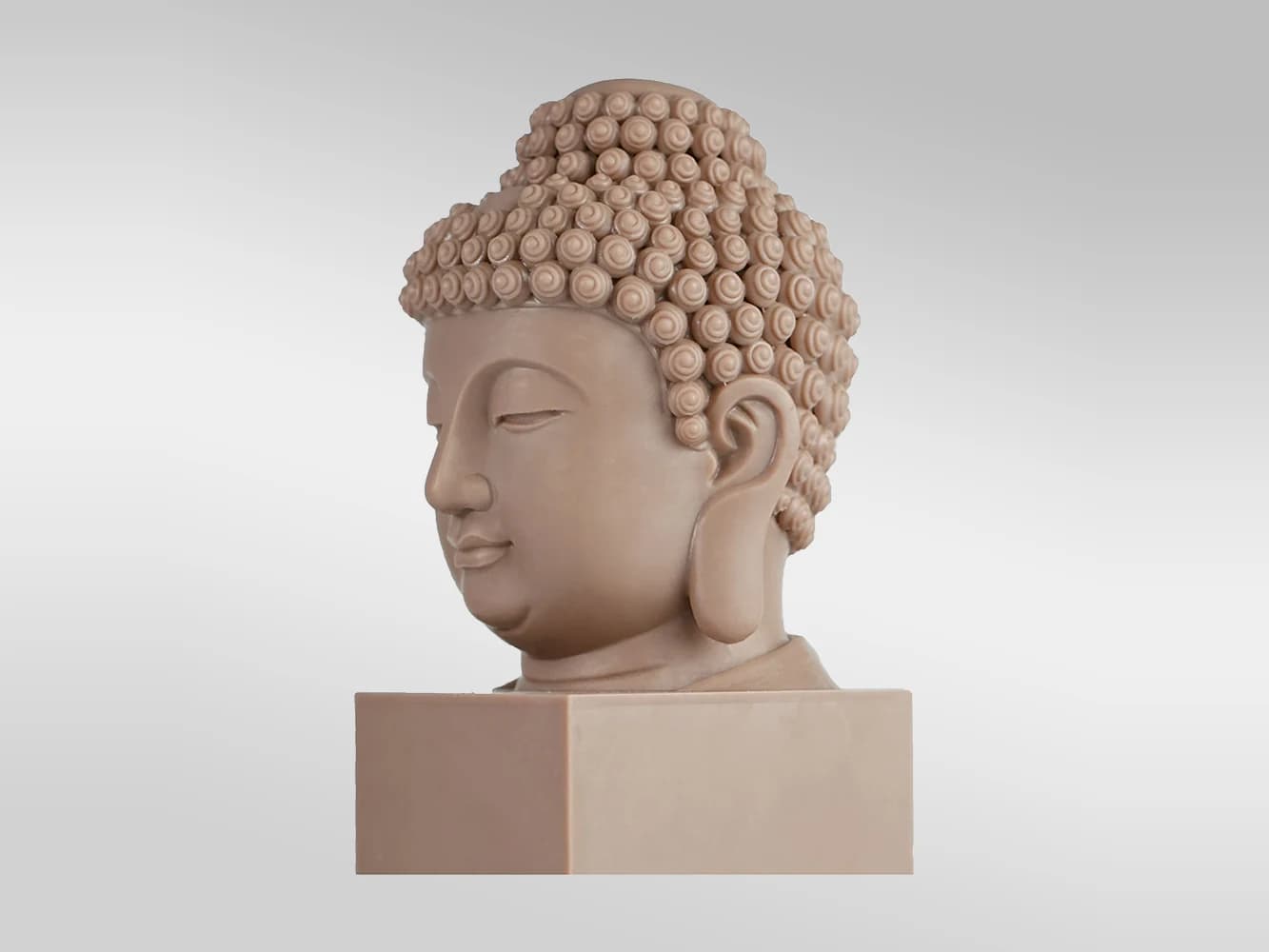 Buddhakopf auf einem Sockel, gedruckt aus MS1920, mit einzeln ausgeformten Haarlocken.